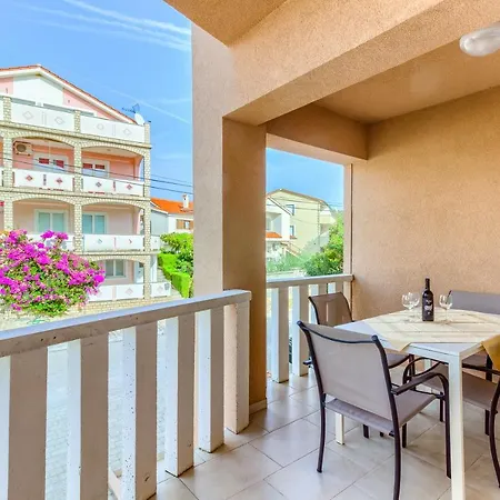 Hana Apartament *